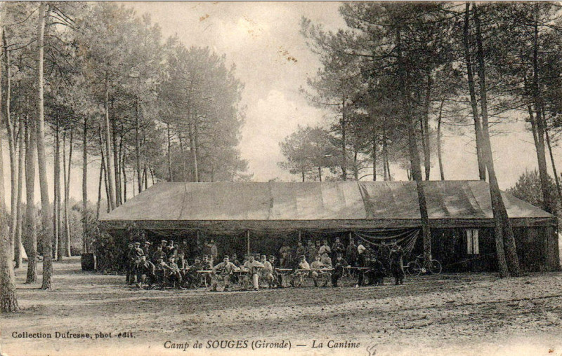Carte postale ancienne Camp de Saint-Médard - Cantine 4
