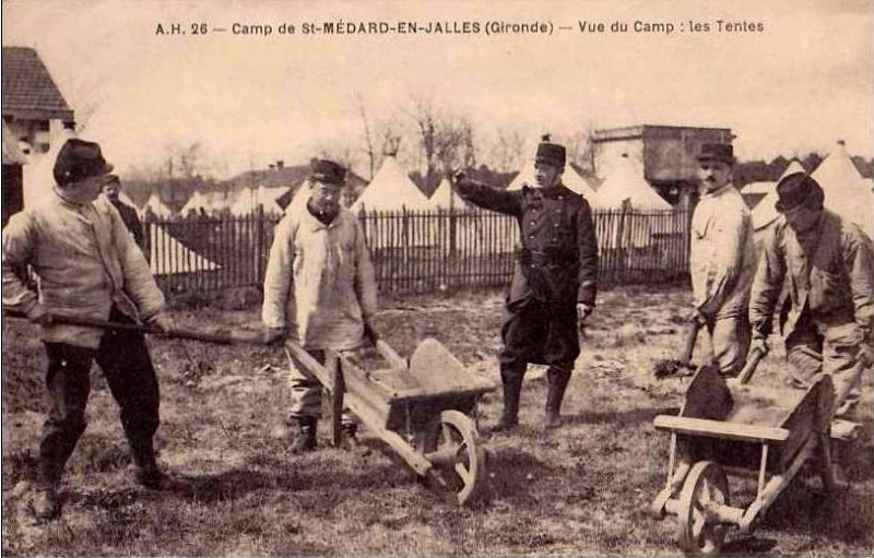 Carte postale ancienne Camp de Saint-Médard - Corvée 1