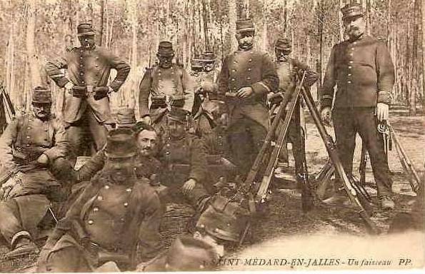 Carte postale ancienne Camp de Saint-Médard - Faisceaux 3