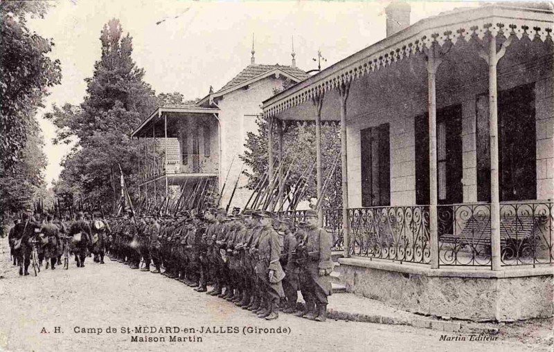 Carte postale ancienne Camp de Saint-Médard - Maison Martin