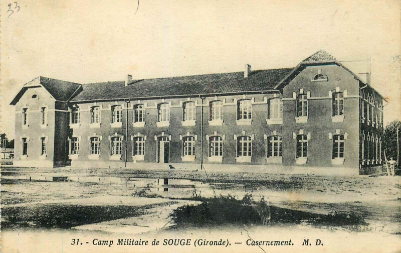 Carte postale ancienne Camp de Souge - Caserne 3