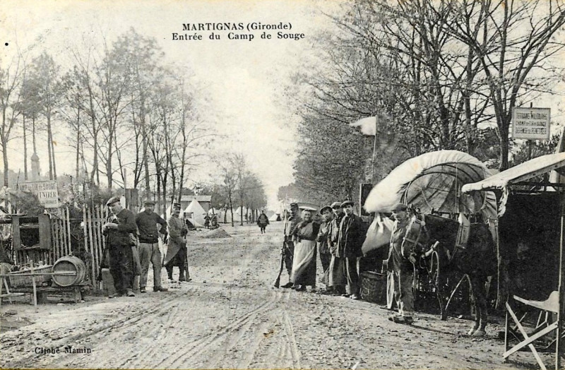 Carte postale ancienne Souge - entrée du camp