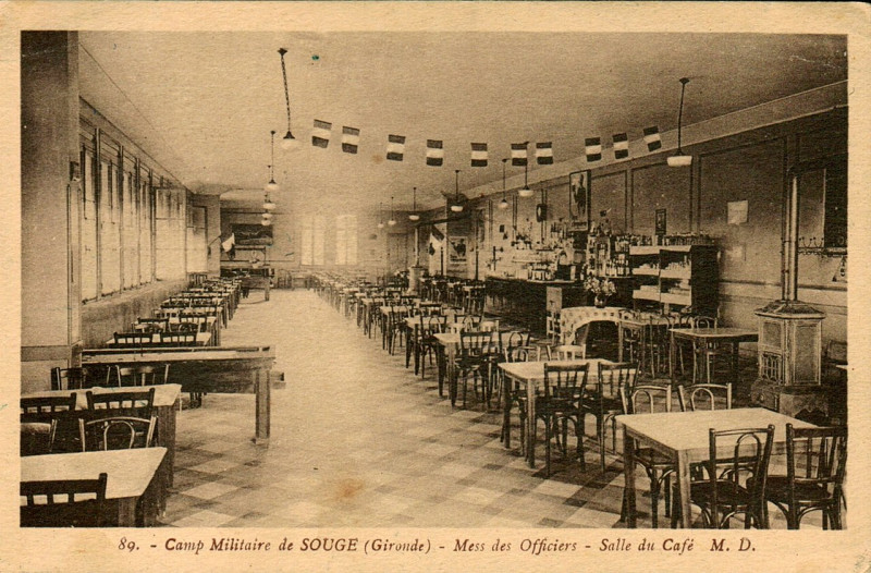 Carte postale ancienne Souges-camp-militaire-mess-des-officiers