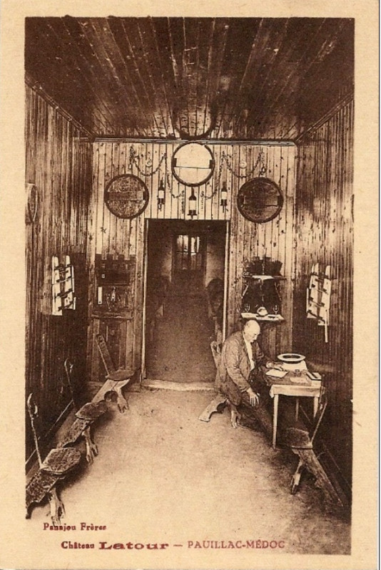 Carte postale ancienne Pauillac - château Latour 5