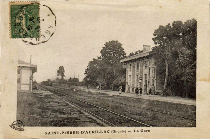 Carte postale ancienne Saint-Pierre-d'Aurillac - Gare 7