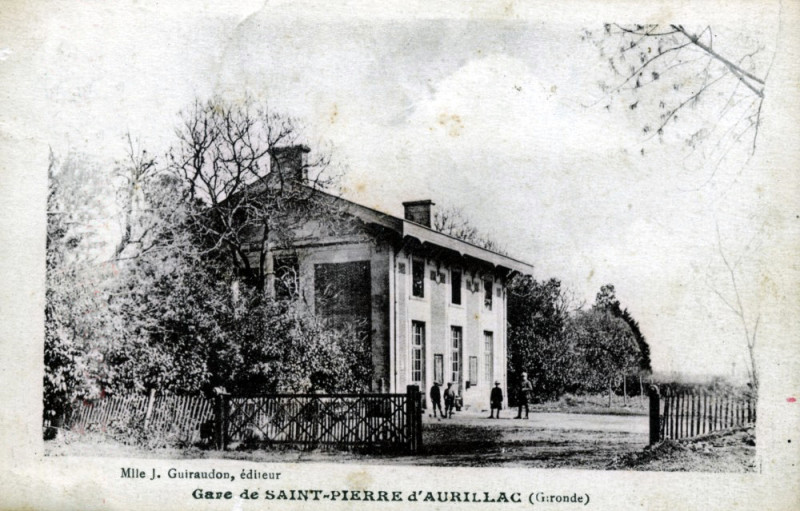 Carte postale ancienne Saint-Pierre-d'Aurillac - Gare 13