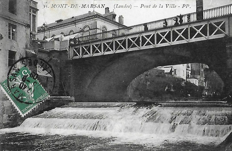 Carte postale ancienne Mont-de-Marsan - Pont de la ville