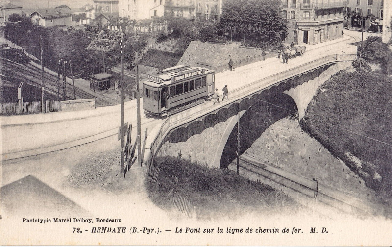 Carte postale ancienne Md 72 - Hendaye - Le Pont sur la ligne de chemin de fer