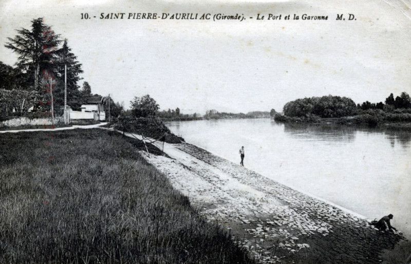 Carte postale ancienne Saint-Pierre-d'Aurillac - Bords de la Garonne 5
