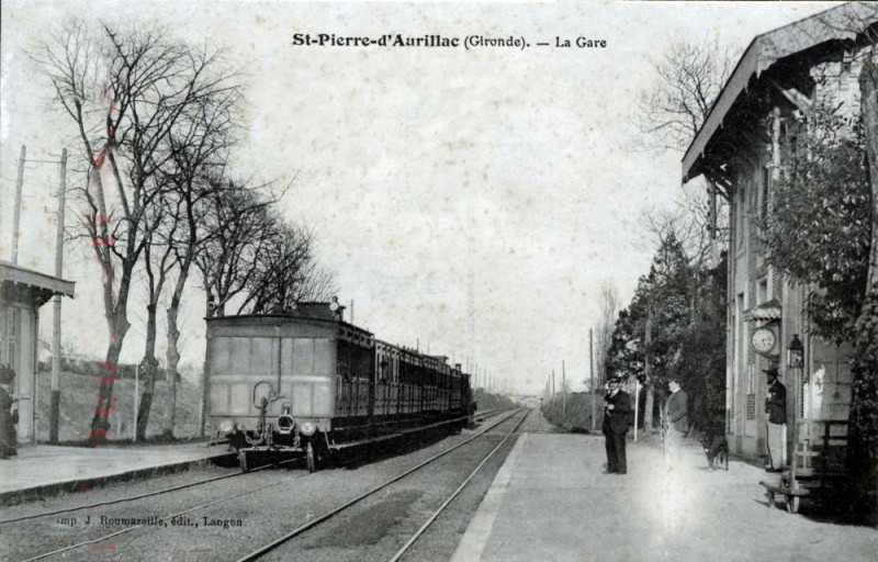 Carte postale ancienne Saint-Pierre-d'Aurillac - Gare 4