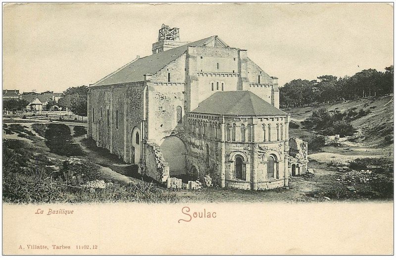 Carte postale ancienne Soulac - la basilique vers 1900