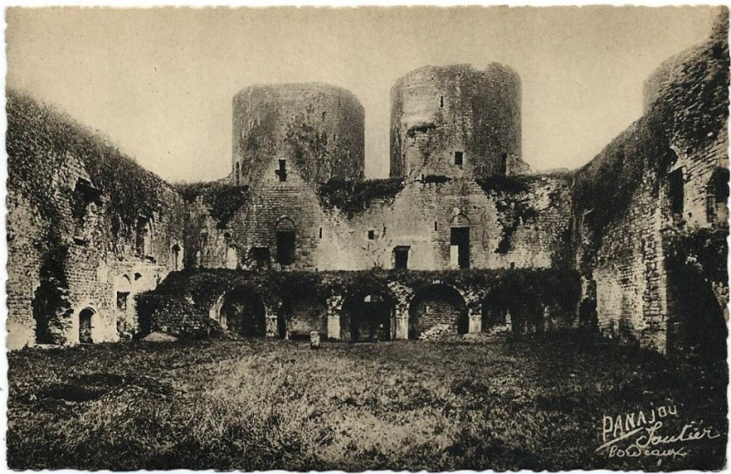 Carte postale ancienne Villandraut - château