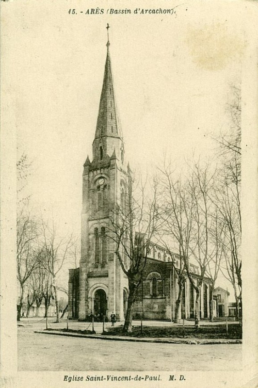 Carte postale ancienne Arès - église 1