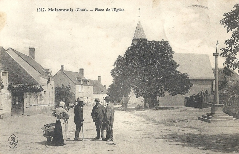 Carte postale ancienne Carte postaleː Maisonnais (Cher) Place de l'Eglise