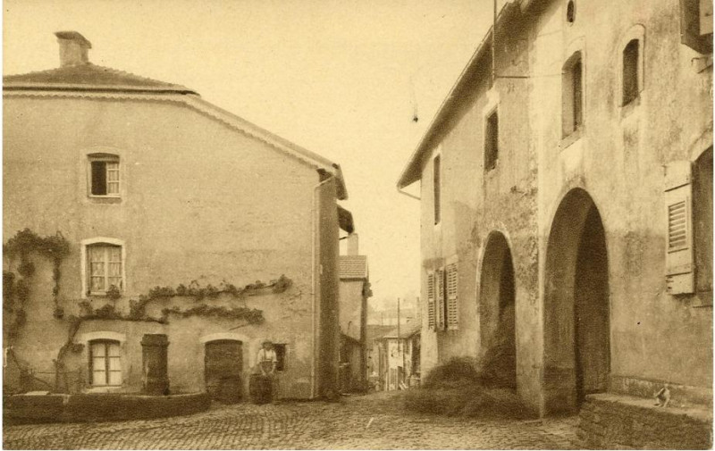 Carte postale ancienne Bains maison natale H.Colin