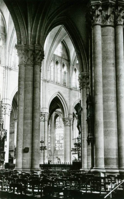 Carte postale ancienne L3120 - Lagny-sur-Marne - Intérieur de l'abbatialle