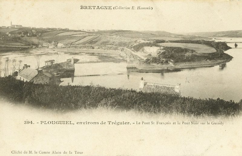 Carte postale ancienne Plouguiel - Pont Saint-François et pont noir sur le Guindy à Plouguiel
