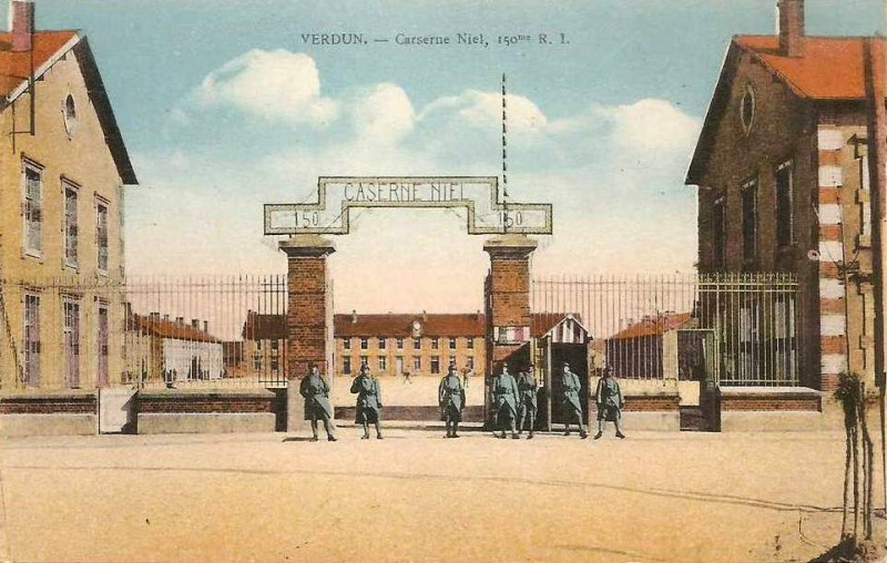 Carte postale ancienne Verdun - Caserne Niel - Entrée 3 à Verdun