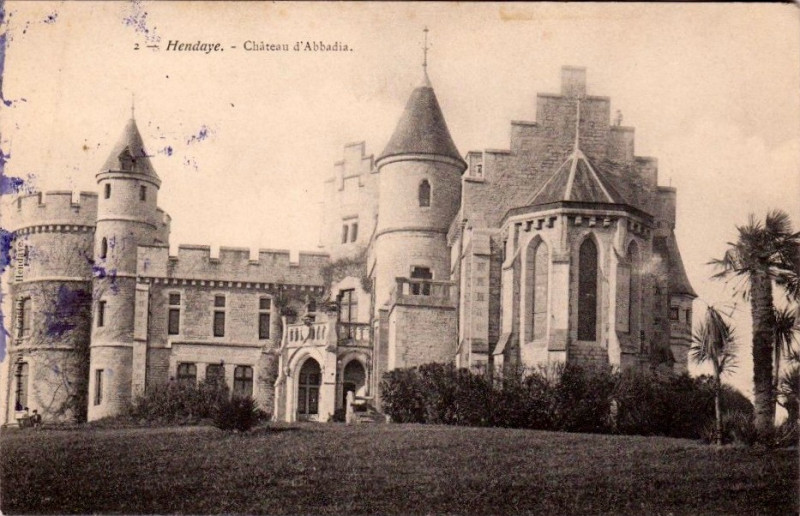 Carte postale ancienne Hendaye - château d'Abbadia - 13c