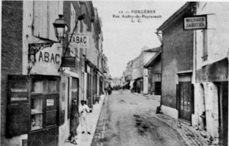 Carte postale ancienne Cp Surgères 1004039