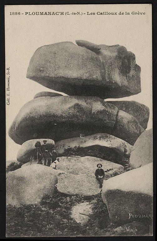 Carte postale ancienne Perros-Guirec - Les Cailloux de la Grève à Perros-Guirec
