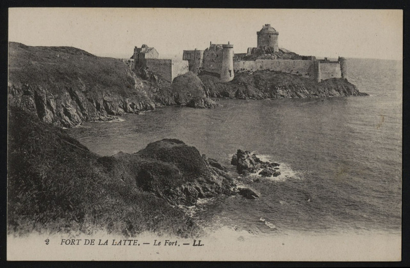 Carte postale ancienne Cap Fréhel - Fort de La Latte à Plévenon