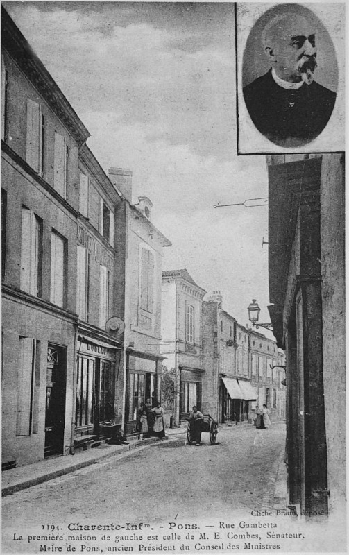 Carte postale ancienne PonS rue gambetta 1004060