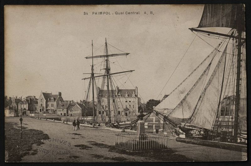 Carte postale ancienne Paimpol - Quai central à Paimpol