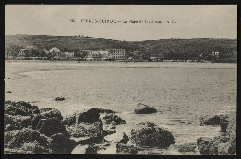 Carte postale ancienne Perros-Guirec - Plage de Trestraou à Perros-Guirec