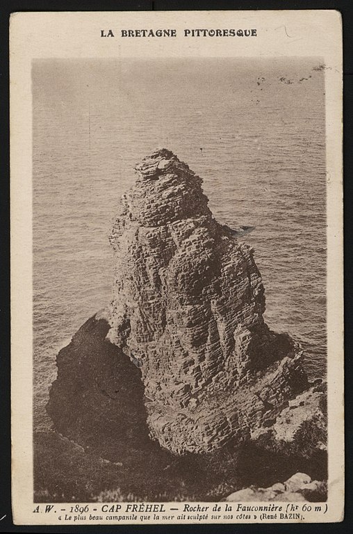 Carte postale ancienne Plévenon - Rocher de la Fauconnière à Plévenon