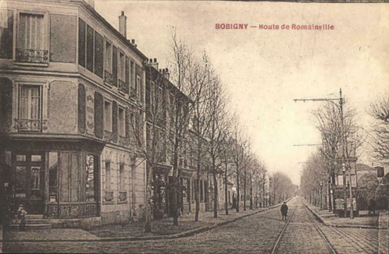 Carte postale ancienne Bobigny.Route de Romainville
