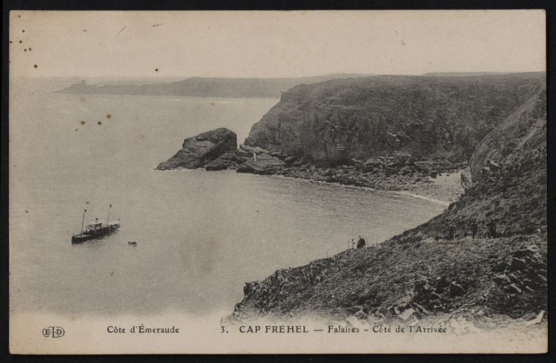 Carte postale ancienne Plévenon - Cap Fréhel falaises côté de l'arrivée à Plévenon