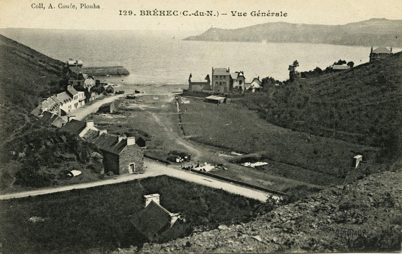 Carte postale ancienne Plouézec - Bréhec vue générale à Plouézec