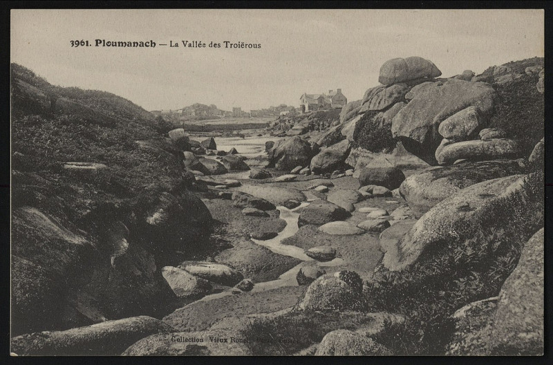 Carte postale ancienne Perros-Guirec - Vallée des Troiërous à Perros-Guirec