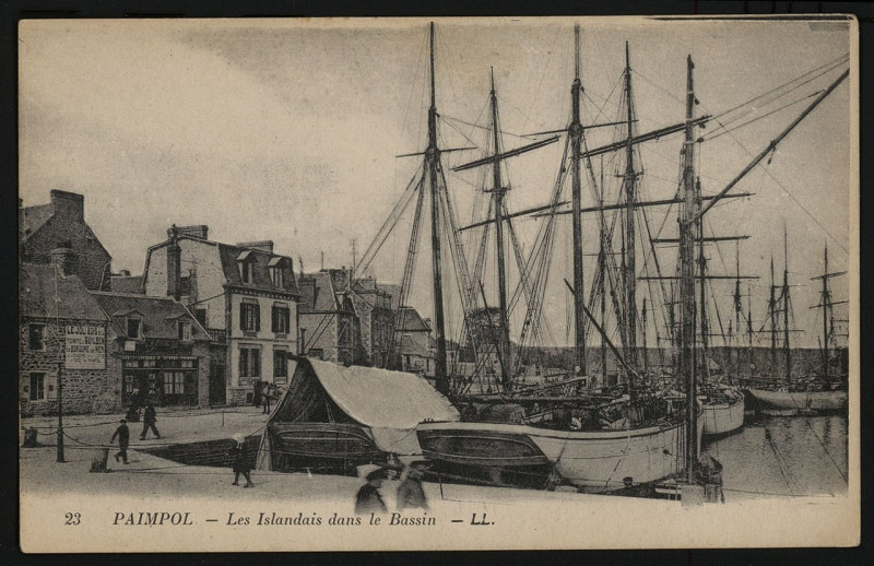 Carte postale ancienne Paimpol - Islandais dans le bassin à Paimpol
