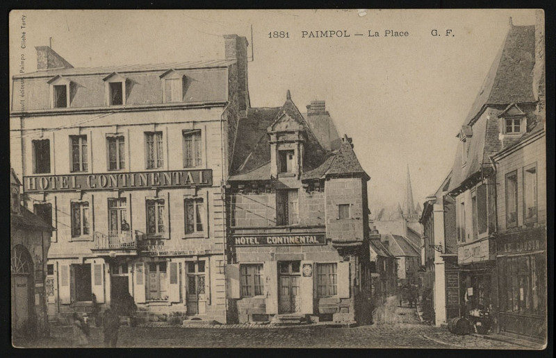 Carte postale ancienne Paimpol - Place à Paimpol