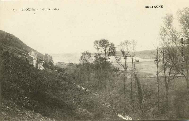 Carte postale ancienne Plouha - Baie du Palus à Plouha