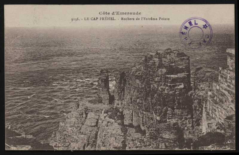 Carte postale ancienne Cap Fréhel - Rochers de l'extrême Pointe à Plévenon