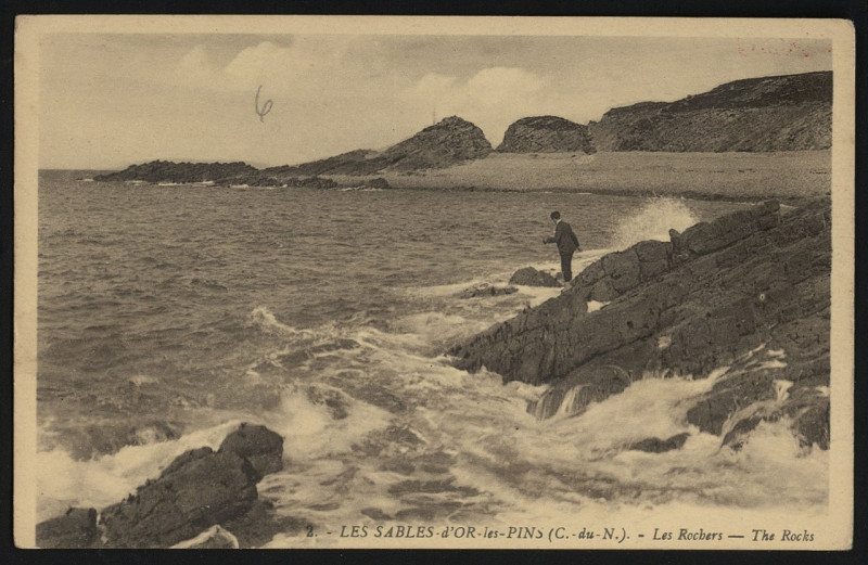 Carte postale ancienne Fréhel - sables d'Or-les-Pins Rochers à Fréhel