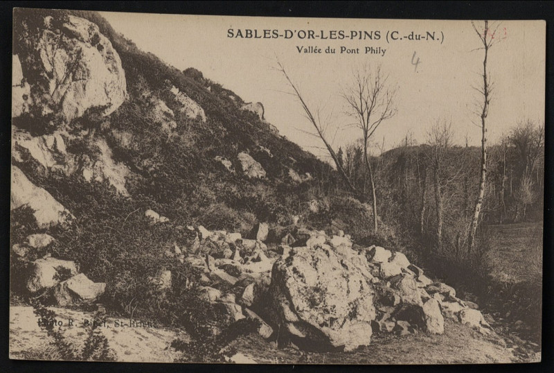 Carte postale ancienne Fréhel - Sables-d'or-les-Pins vallée du Pont Phily à Fréhel