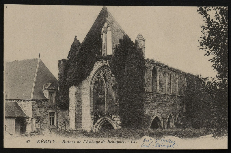 Carte postale ancienne Kérity - Ruines de l'Abbaye de Beauport à Paimpol