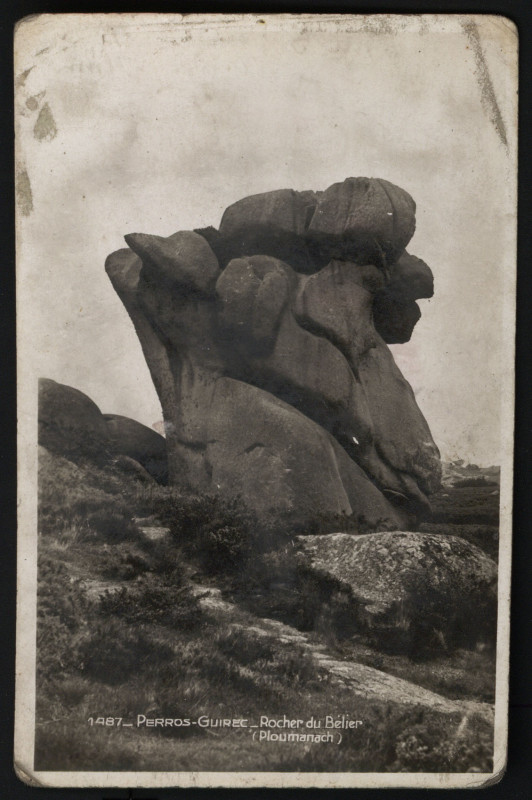 Carte postale ancienne Perros-Guirec - Rocher du Bélier à Perros-Guirec