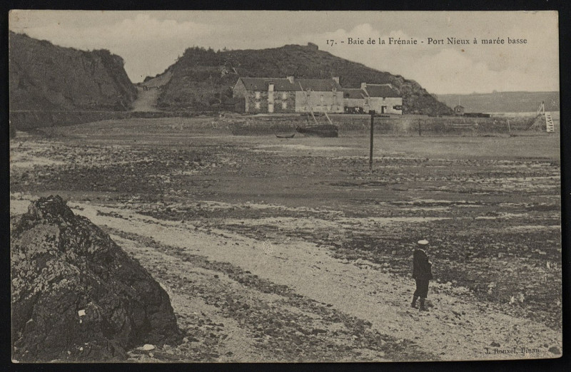 Carte postale ancienne Plévenon - Baie de la Frénaie - Port Nieux à marée basse à Plévenon