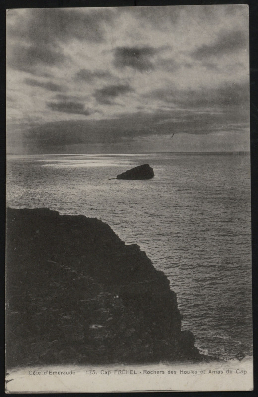 Carte postale ancienne Plévenon - Cap Fréhel rochers des Houles et amas du Cap à Plévenon