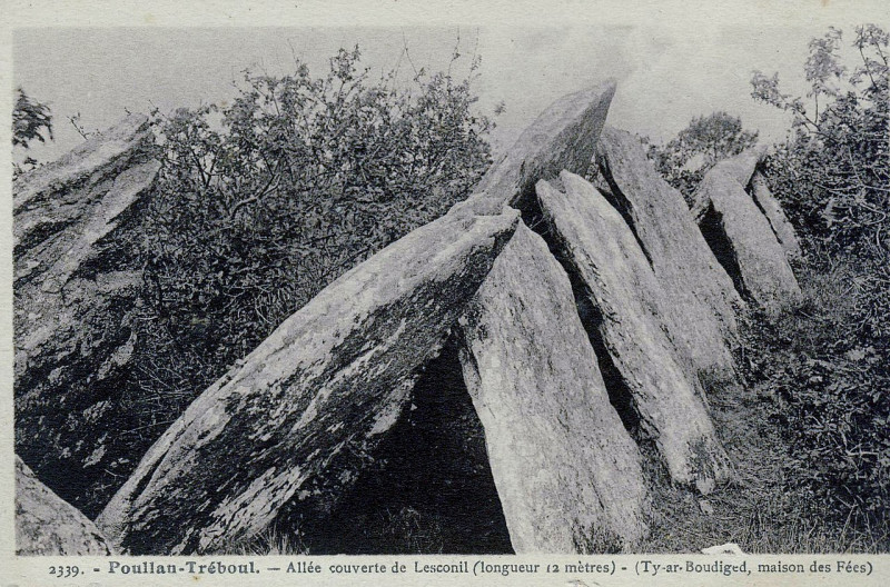 Carte postale ancienne Allée couverte Lesconil