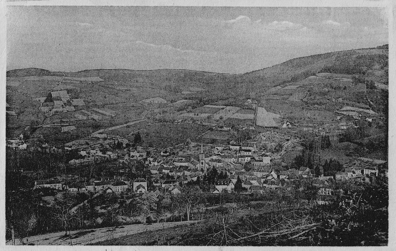Carte postale ancienne Arfeuilles (Allier) - Vue générale (1)