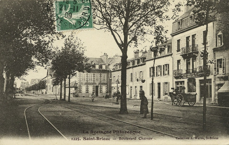Carte postale ancienne Saint-Brieuc - Boulevard Charner à Saint-Brieuc