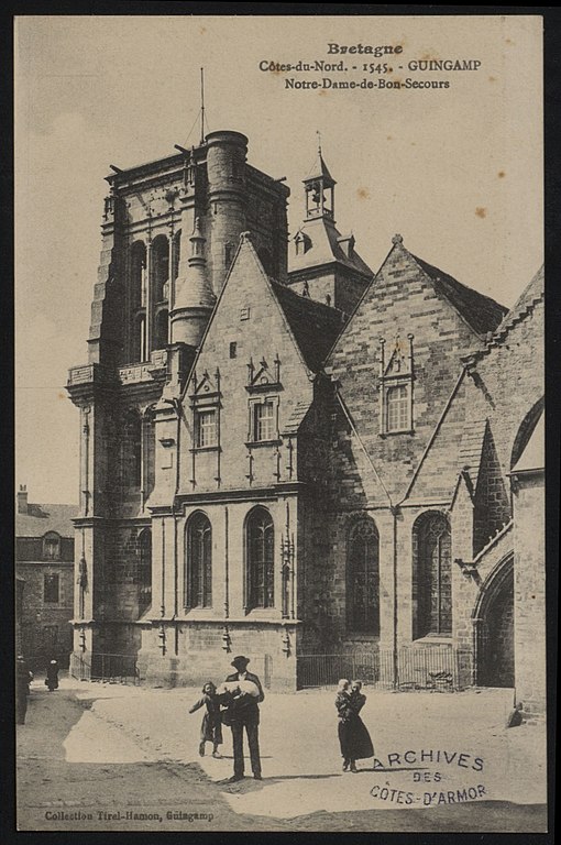 Carte postale ancienne Guingamp - Notre-Dame de Bon-Secours à Guingamp