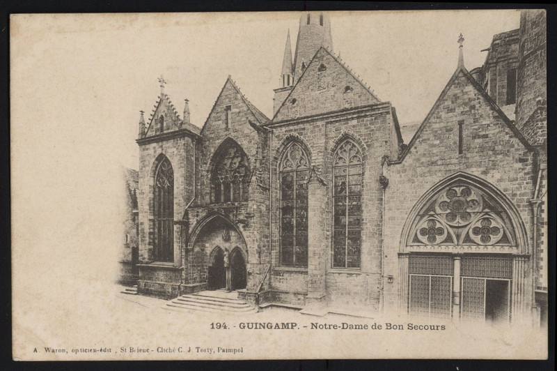 Carte postale ancienne Guingamp - Notre-Dame de Bon-Secours à Guingamp