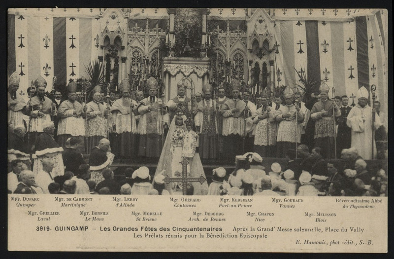 Carte postale ancienne Guingamp - Grandes fêtes des Cinquantenaires à Guingamp